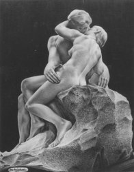 32  El Beso- Auguste Rodin